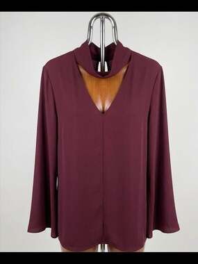 Trouve Wine V-Neck Choker bell Sleeve top